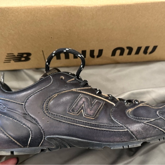 MIU MIU AND NEW BALANCE BLACK VINTAGE DISTRESSED SNEAKERS SIZE 39 - Picture 4 of 10